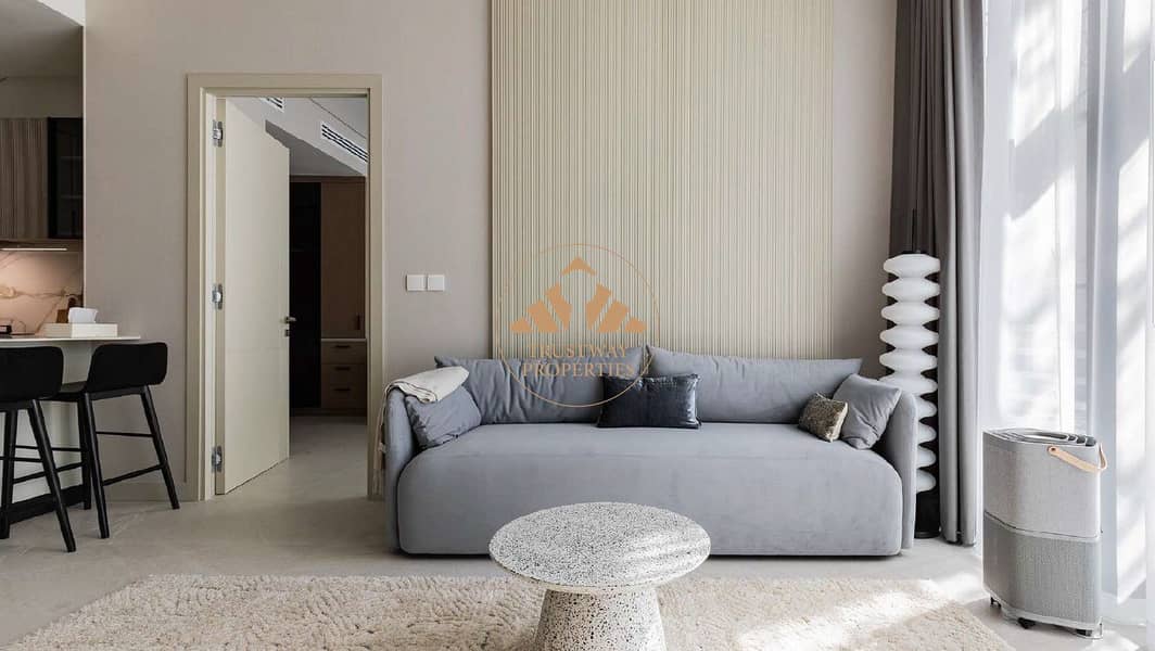 4 living room -2. jpg