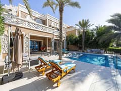 فيلا فاخرة من 5 غرف نوم بإطلالة على المحيط مع مدخل خاص إلى الشاطئ