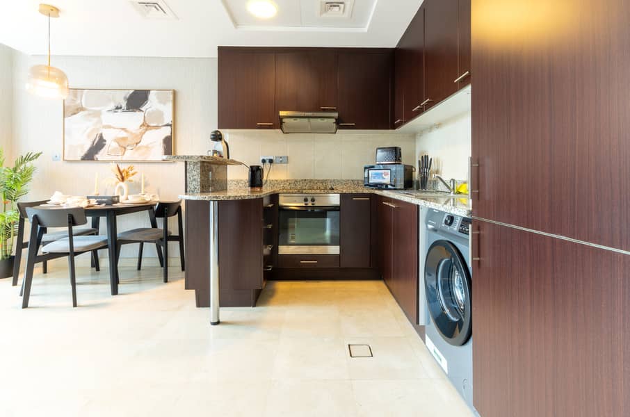 11 Kitchen 2. jpg