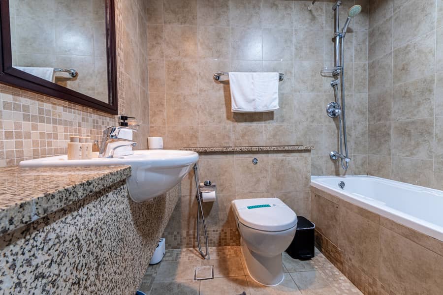 13 Washroom 1. jpg