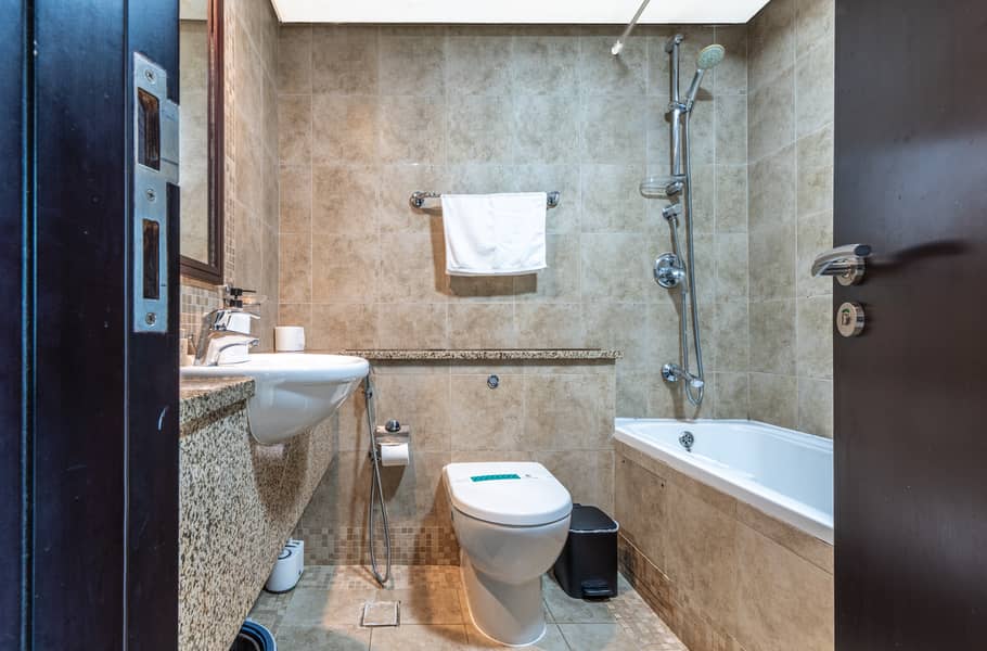 15 Washroom 3. jpg