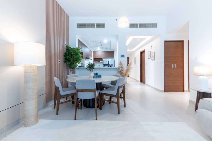 4 Dining 3. jpg