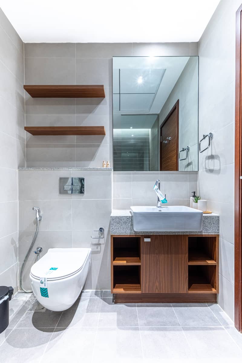 16 Washroom 1. jpg