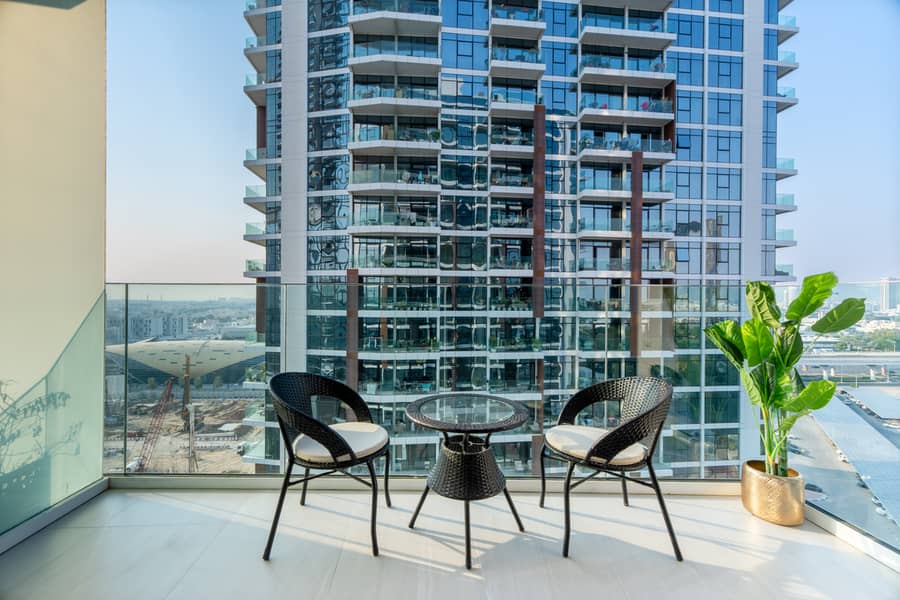 10 Balcony 2. jpg
