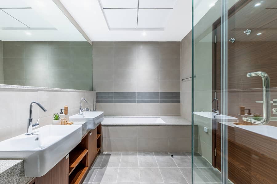 27 Washroom 7. jpg