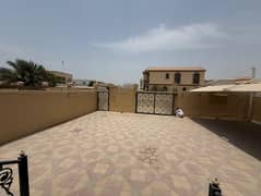 فيلا للايجار 5 غرف صالة و مجلس بلكونة غرفة عاملة باركن سيارة داخلي كبيرة يتسع الى 4 سيارات 110 الف قابل للتفاوض الروضة 2 مساحة الفلة فوق 5000 ي