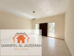 فیلا في الورقاء 6 غرف 290000 درهم - 14189723