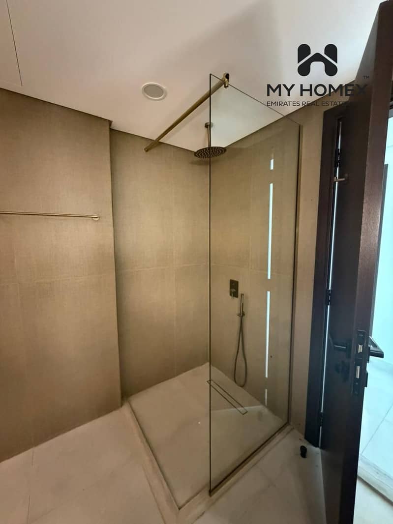 EXECLUSIVE | MOTIVATED SELLER | SPACIOUS LAYOUT - Image 12