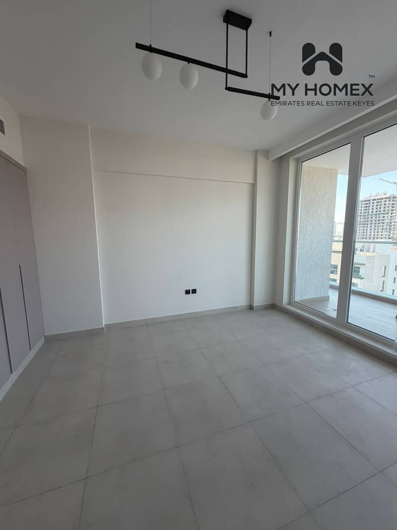 EXECLUSIVE | MOTIVATED SELLER | SPACIOUS LAYOUT - Image 8