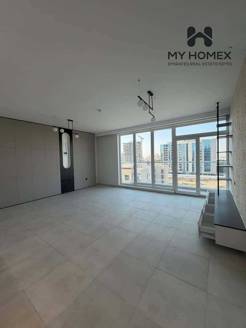 EXECLUSIVE | MOTIVATED SELLER | SPACIOUS LAYOUT - Image 2