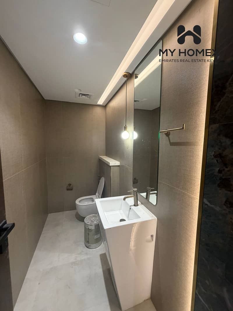 EXECLUSIVE | MOTIVATED SELLER | SPACIOUS LAYOUT - Image 18