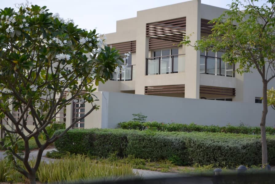 MASSIVE 4BR VILLA + MAIDS I AMAZING DEAL I PRIVATE BEACH MASSIVE 4BR VILLA + MAIDS I AMAZING DEAL I PRIVATE BEACH