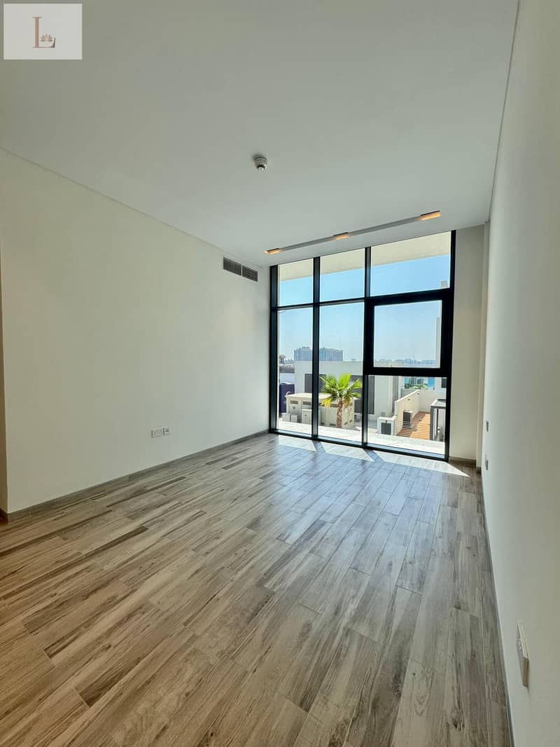 Ultra-Luxury Beachfront 4BHK Duplex | Private Beach Opp Wynn Casino - Image 9