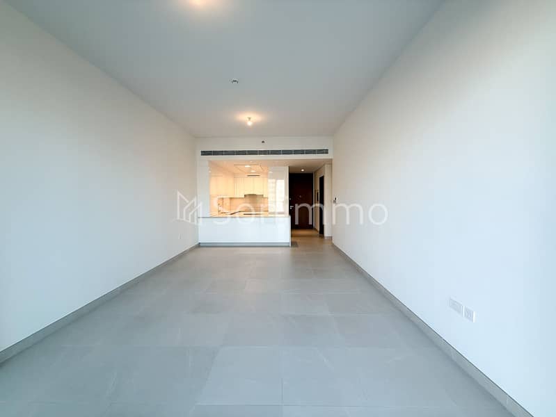 Canal-Front 2BR | Spacious Layout | Prime Location - Image 3