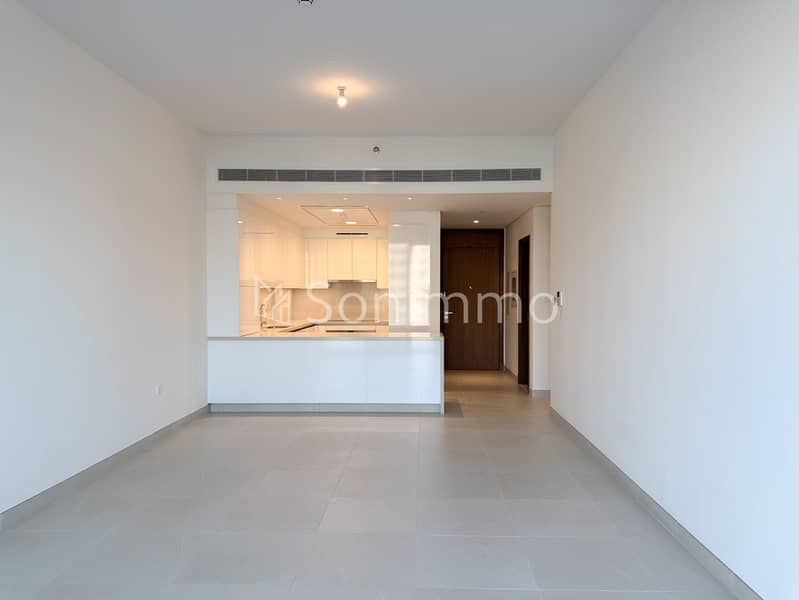 Canal-Front 2BR | Spacious Layout | Prime Location - Image 4