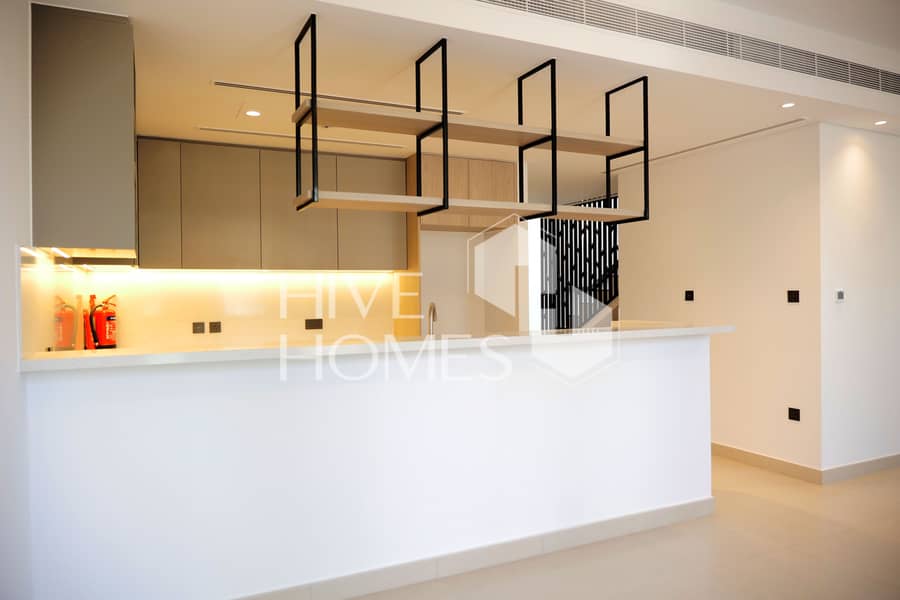 Single Row | Private Garden | Spacious Layout - Image 3