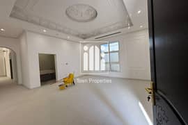 اول ساكن | فيلا 5 غرف نوم + غرفه خادمه | حوش كبير |