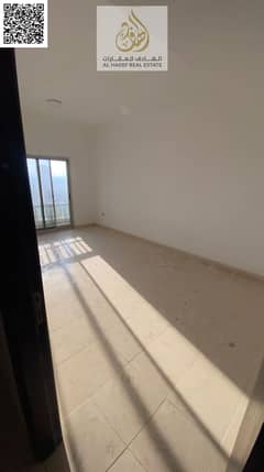 غرفتين وصالة بمساحة واسعة جدًا وبسعر مناسب للجميع في النعيمية 1 – تشطيب ممتاز مع حمامين وبلكون فيو مفتوح وتكييف مركزي وصيانة مجانية