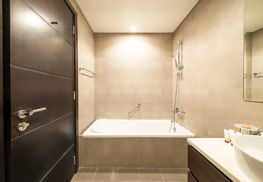 25 APT1015MERANOTOWERBUSINESSBAY23. png