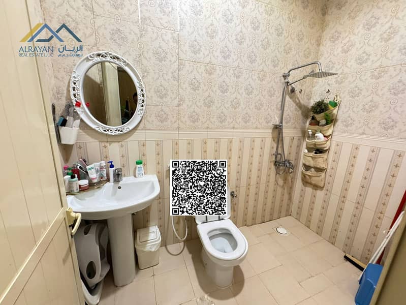 15 09d136f9-3d31-49ba-8c30-2d66fdeb8d2f. jpg