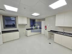 فیلا في مدينة شخبوط 5 غرف 220000 درهم - 14209624