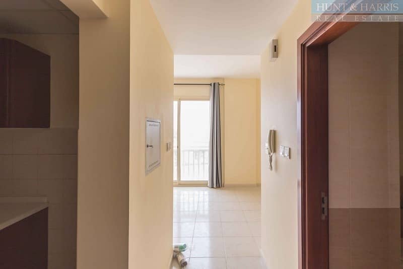 Studio Apartment- Mina Al Arab