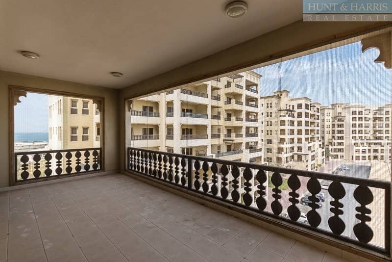 Parital Sea VIew - 3 bedroom with maids - Large Balcony