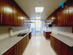 ٣ غرف نوم أنيقة + غرفة خادمة + مخزن | ٤ حمّامات | واسعة ومشرقة مع موقف سيارة | صالة رياضية، بخار وساونا