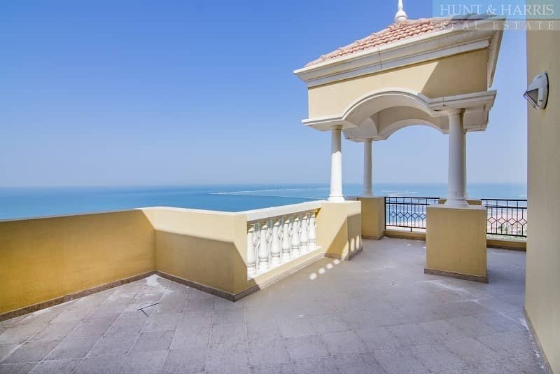 HOT DEAL - Penthouse with Sea Views - 3 bed+Maids - Vacant