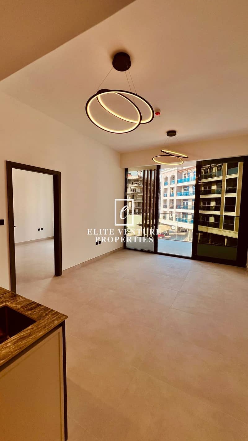 LUXURY LIVING 1-BHK | PRIME LOCATION | SPACIOUS - Image 1