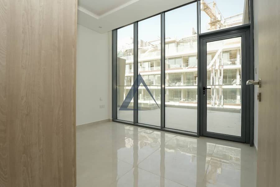 Semi Furnished | Near to Mall | Ready to Move - Image 3
