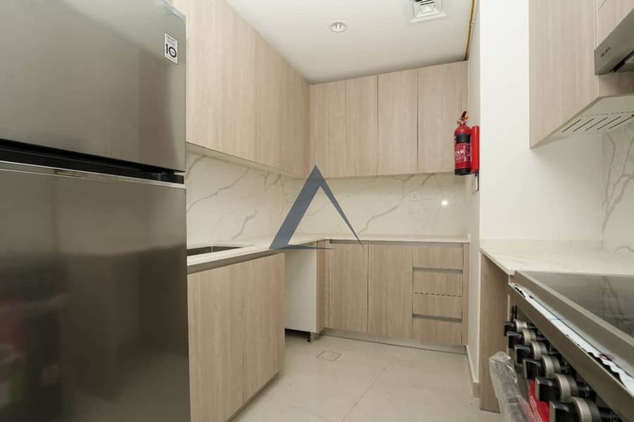 Semi Furnished | Near to Mall | Ready to Move - Image 7