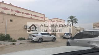 اللبيع بيت ام خنور 4 غرف صالة و مجلس و 4 حمامات ايجار 44000الف مساحة الأرض 2500 قدم السعر 600000 الف