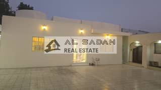 للبيع بيت علي براحه في ام خنور في 6غرف ماستر وصالتين و مجلسين في ملحق عباره مطبخ وغرفه خدامه مع حمام وستور صيانه كامله والبيت فاضي مساحة 8000 قدم مطلوب في 1300000 مليون