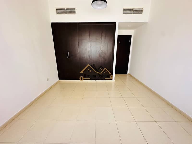 Elegant massive 1BR | Ready To move | Prime Location - Image 6