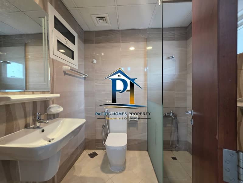 LUXURY 2 BEDROOM LIKE NEW BUILDING WITHGYM POOL AND COVERED PARKING - Image 9