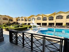 فیلا في فيلدج 33،البرشاء 1،البرشاء 4 غرف 280000 درهم - 14219866