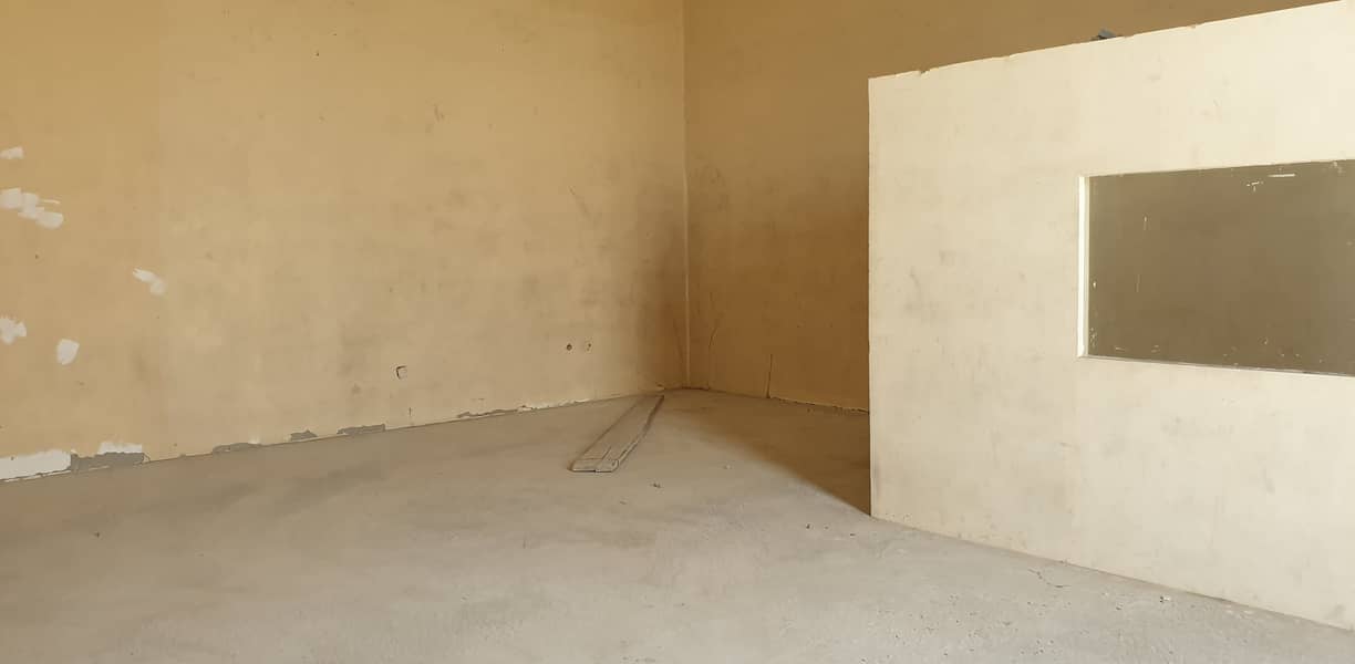 1,000 sq ft warehouse with builtin offices available in Industrial area no 18, Sharjah