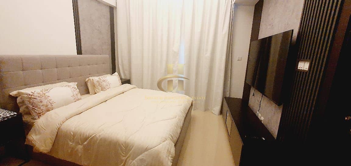 9 ROOMMS. jpeg