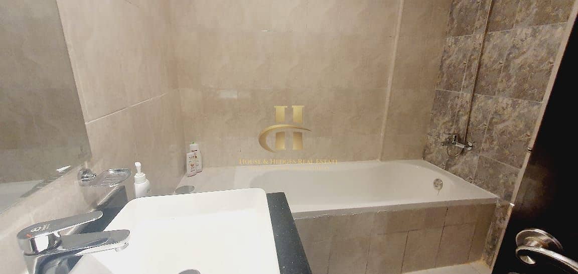 19 BATH TUB. jpeg