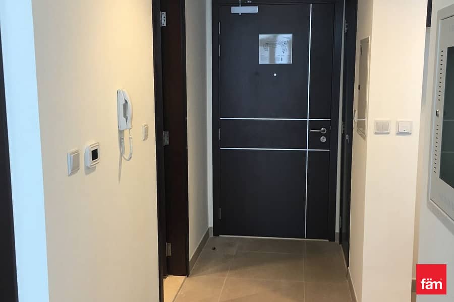 Perfect View| Tenanted| Fitted| Close To Metro Perfect View| Tenanted| Fitted| Close To Metro