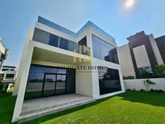 Stunning 5BR New Custom Villa | Vacant Now