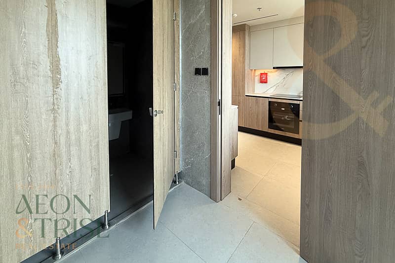 Burj Khalifa View | Branded | Largest Layout - Image 5