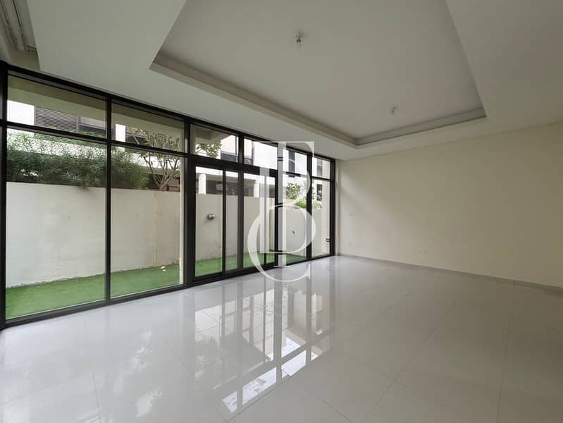 4 Bedroom Modern Townhouse | Perfect for Family