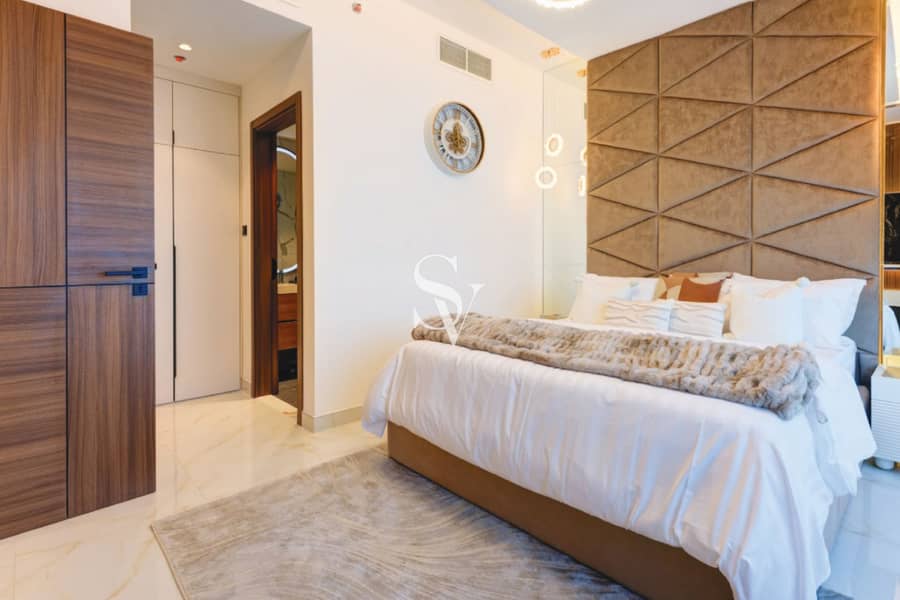 Stunning 1BR plus Study | 20/80 | Dec 2026