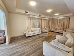 فیلا في راحات،مدن 5 غرف 320000 درهم - 14224632