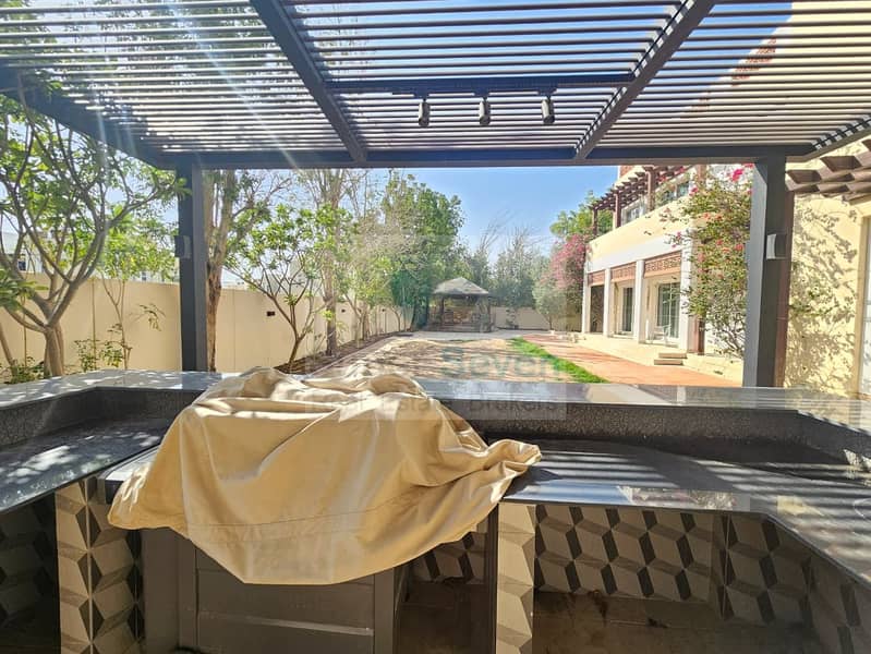 STAND ALONE || MAID'S ROOM || PRIVATE GARDEN