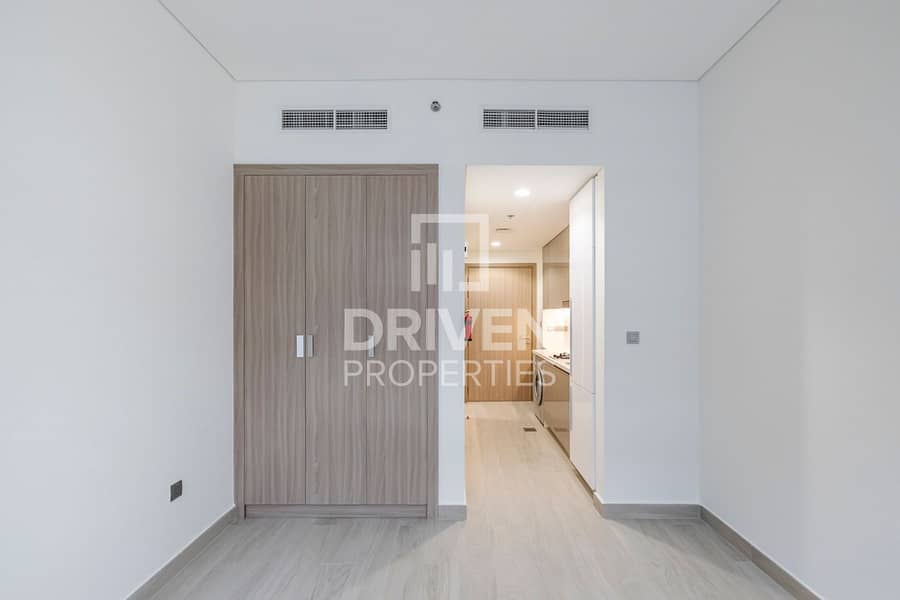 Ready to Move in | High Floor | Pool View