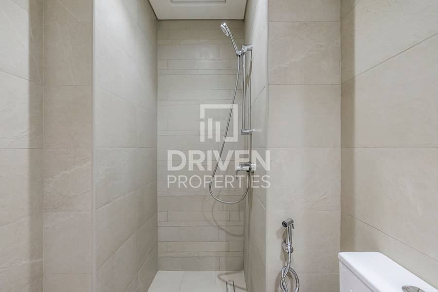 Ready to Move in | High Floor | Pool View - Image 10