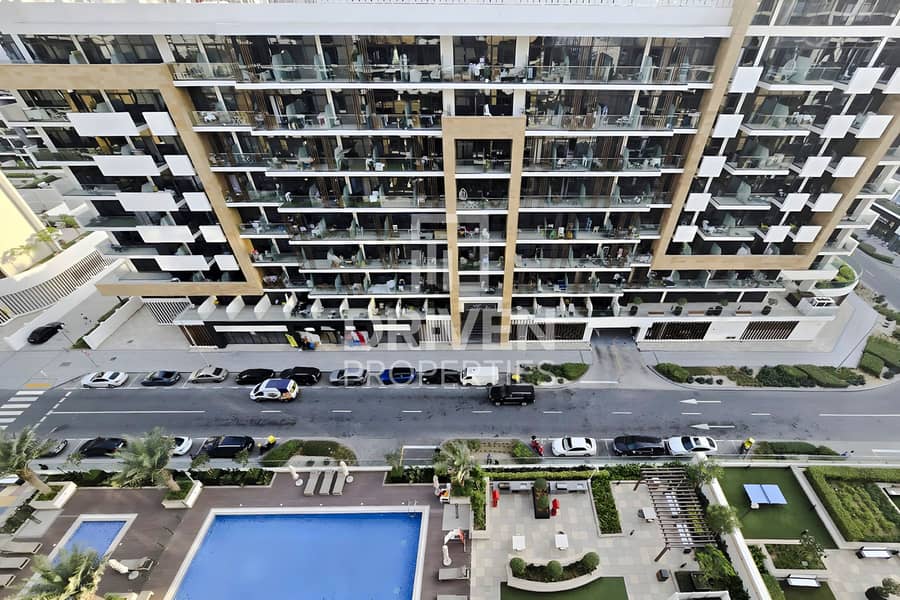 Ready to Move in | High Floor | Pool View - Image 13